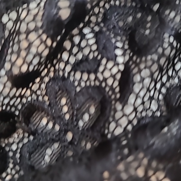 Pretty Lace Bra - Picture 4 of 6